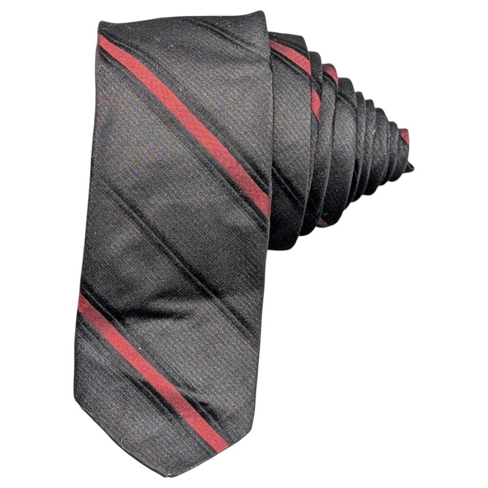 Regal Ribbon Tie Black Red Diagonal Stripe Necktie Skinny Formal 50s 60s 51 1.75 - Picture 1 of 7